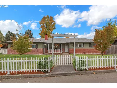 3322 Gardenia Way, Eugene, OR 97404