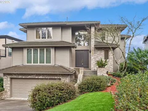 9027 NE Cliff St, Portland, OR 97220