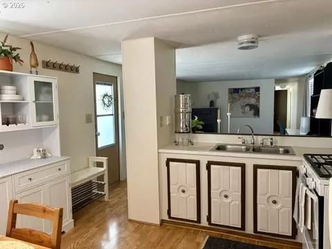 Kitchen - 1050 W Central Ave, Sutherlin, OR 97479 photo 4 of 6
