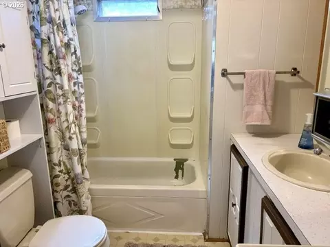 Bath - 1050 W Central Ave, Sutherlin, OR 97479 photo 2 of 2