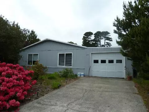 699 Siano Loop, Florence, OR 97439 photo 1