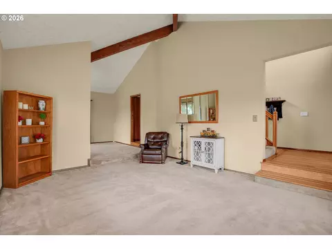Living - 520 SE 15th St, Gresham, OR 97080 photo 2 of 7