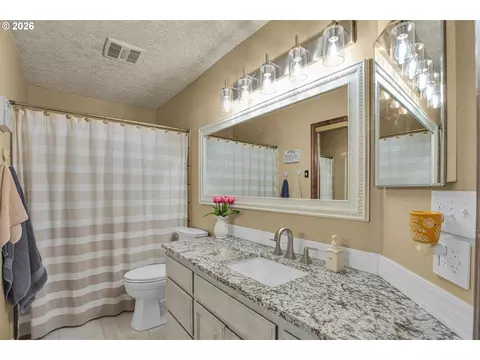 Bath - 520 SE 15th St, Gresham, OR 97080 photo 2 of 2