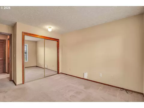 Bedroom - 520 SE 15th St, Gresham, OR 97080 photo 3 of 3