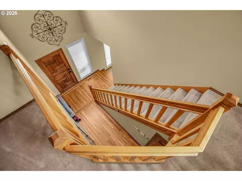 Entry Way - 520 SE 15th St, Gresham, OR 97080 photo 3 of 4