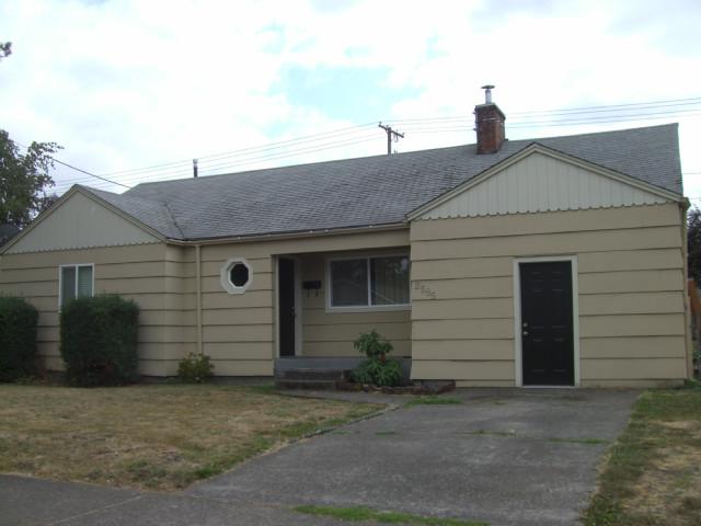 2585 E St, Springfield, OR 97477 photo 1