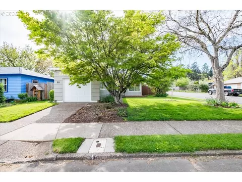 936 NW 34th St, Corvallis, OR 97330