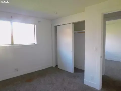 Bedroom - 511 Panda Loop, Eugene, OR 97401 photo 3 of 4