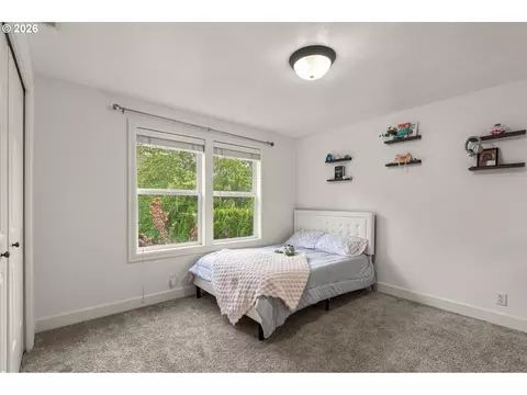 Bedroom - 1133 Skylark Ln, Eugene, OR 97401 photo 4 of 7