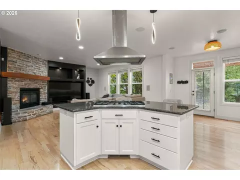 Kitchen - 1133 Skylark Ln, Eugene, OR 97401 photo 2 of 2