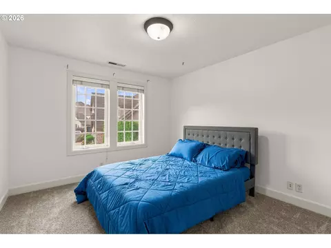 Bedroom - 1133 Skylark Ln, Eugene, OR 97401 photo 2 of 7
