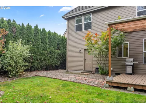 Exterior - 1133 Skylark Ln, Eugene, OR 97401 photo 4 of 4