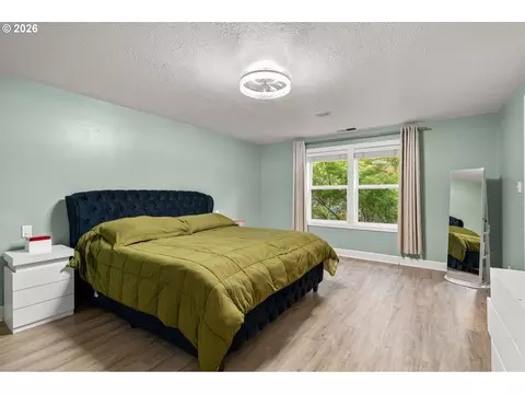 Bedroom - 1133 Skylark Ln, Eugene, OR 97401 photo 1 of 7