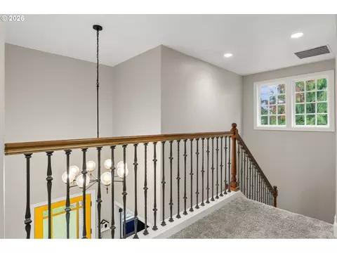 Entry Way - 1133 Skylark Ln, Eugene, OR 97401 photo 3 of 3