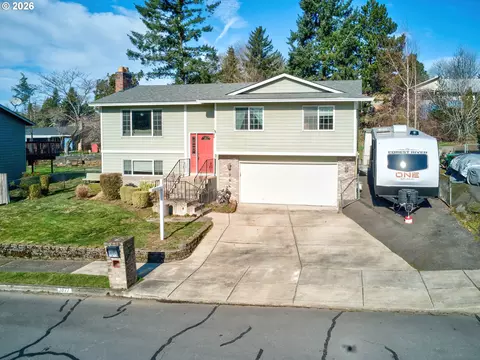 3877 NE 3rd St, Gresham, OR 97030