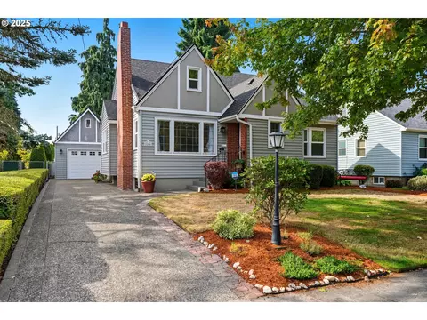 2200 N Dekum St, Portland, OR 97217