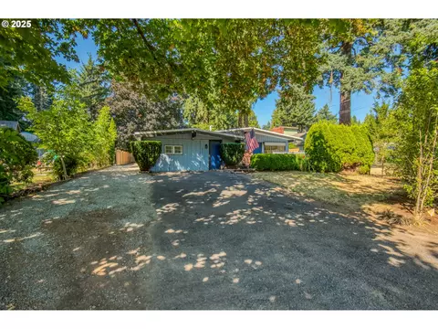 18609 SE River Rd, Milwaukie, OR 97267