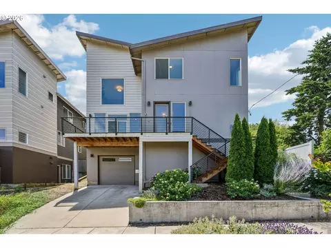 1336 NE Holland St, Portland, OR 97211
