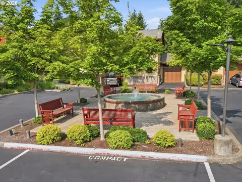 Exterior - 1440 Perdue Loop, Eugene, OR 97401 photo 10 of 12