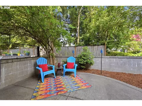Exterior - 1440 Perdue Loop, Eugene, OR 97401 photo 3 of 12