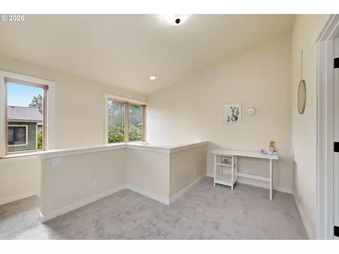 Entry Way - 1440 Perdue Loop, Eugene, OR 97401 photo 2 of 2