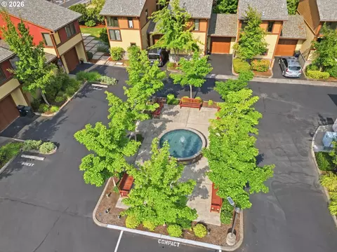 Exterior - 1440 Perdue Loop, Eugene, OR 97401 photo 9 of 12