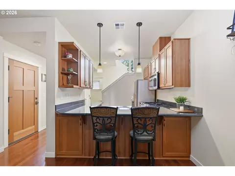 Kitchen - 1440 Perdue Loop, Eugene, OR 97401 photo 3 of 5