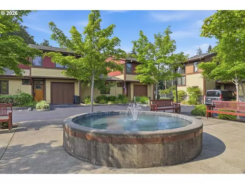 Exterior - 1440 Perdue Loop, Eugene, OR 97401 photo 11 of 12