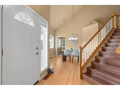 Entry Way - 2495 Park Forest Dr, Eugene, OR 97405 photo 1 of 5