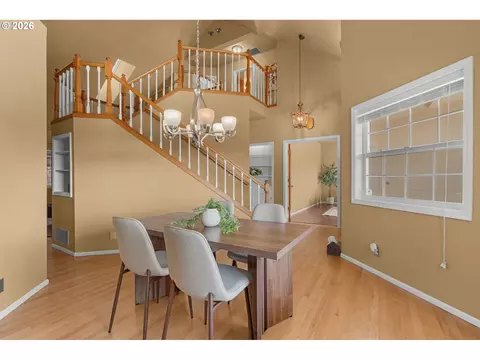 Dining - 2495 Park Forest Dr, Eugene, OR 97405 photo 1 of 5