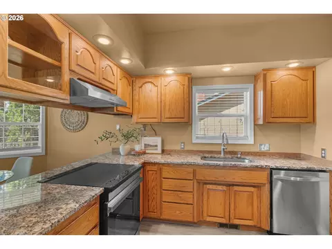 Kitchen - 2495 Park Forest Dr, Eugene, OR 97405 photo 1 of 3