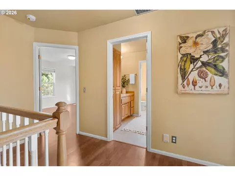 Entry Way - 2495 Park Forest Dr, Eugene, OR 97405 photo 5 of 5