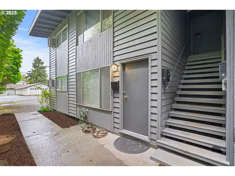 1543 SE Carlton St, Portland, OR 97202