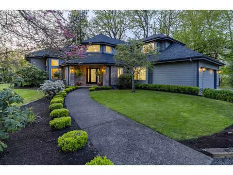 38201 Queens Rd, Marcola, OR 97454
