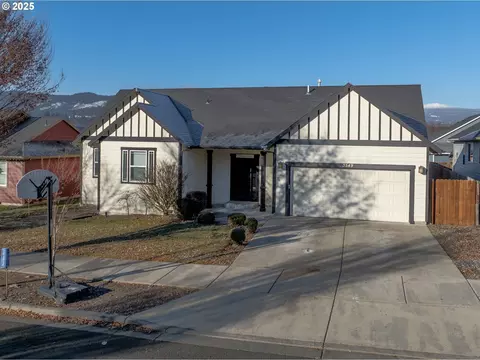 3549 Jones Loop, Hood River, OR 97031