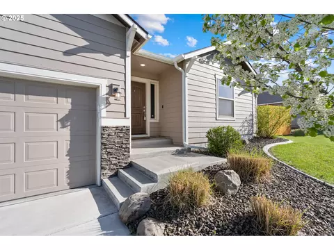 1323 E Newport Ave, Hermiston, OR 97838