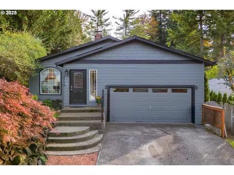 4724 SW Vacuna St, Portland, OR 97219