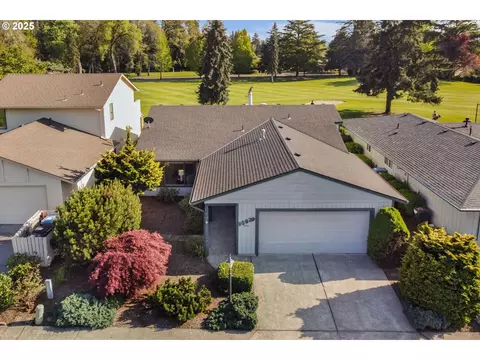 10020 SW Highland Dr, Portland, OR 97224