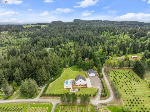 18237 S Bogynski Rd, Oregon City, OR 97045