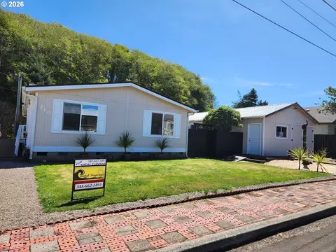710 Clearlake Ave, Winchester Bay, OR 97467