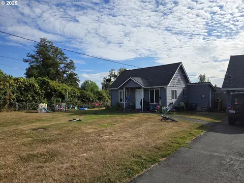 3407 Columbia Heights Rd, Longview, WA 98632