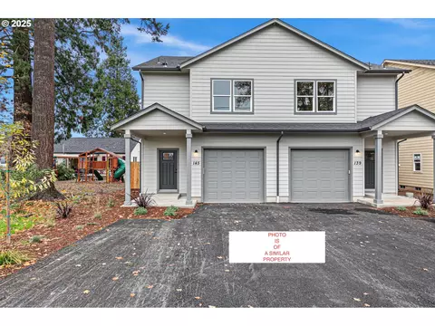 125 Sweet Ln, Cottage Grove, OR 97424