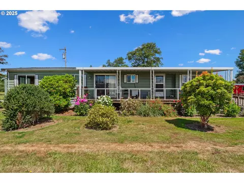 3370 Gienger Rd, Tillamook, OR 97141