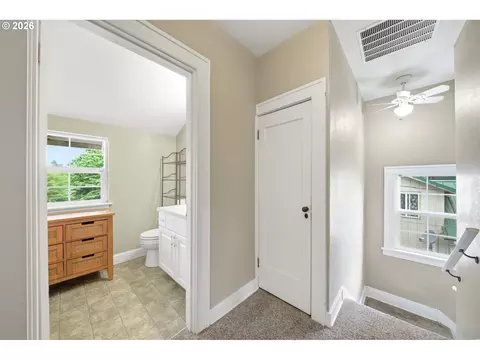 Entry Way - 3083 Pine St, Longview, WA 98632 photo 2 of 2