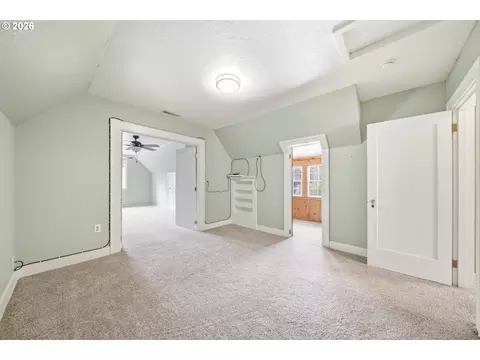 Bedroom - 3083 Pine St, Longview, WA 98632 photo 4 of 5