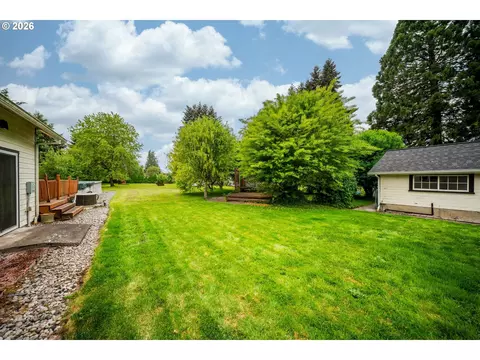 Exterior - 3083 Pine St, Longview, WA 98632 photo 5 of 8