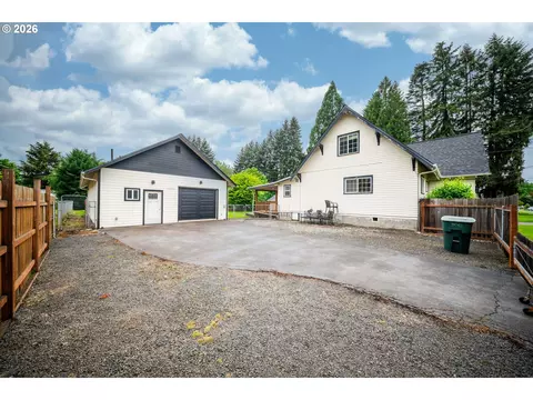 Exterior - 3083 Pine St, Longview, WA 98632 photo 2 of 8