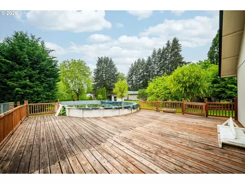 Exterior - 3083 Pine St, Longview, WA 98632 photo 7 of 8