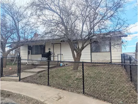1320 Evangeline Ter, Elgin, OR 97827