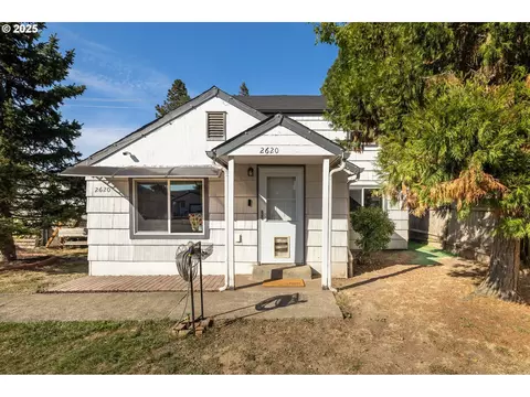 2620 E St, Springfield, OR 97477